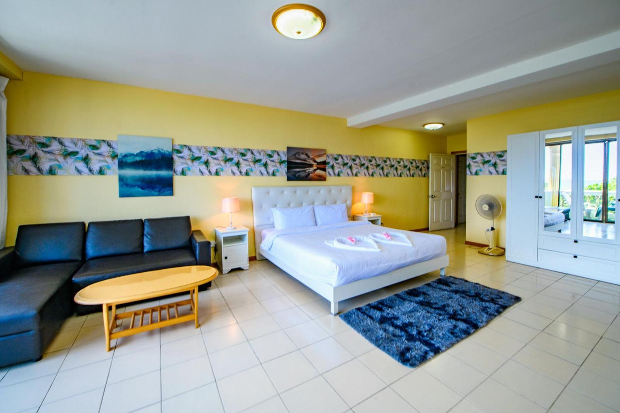 Happy Vikings - Beachfront Haat Jomtien Rom bilde