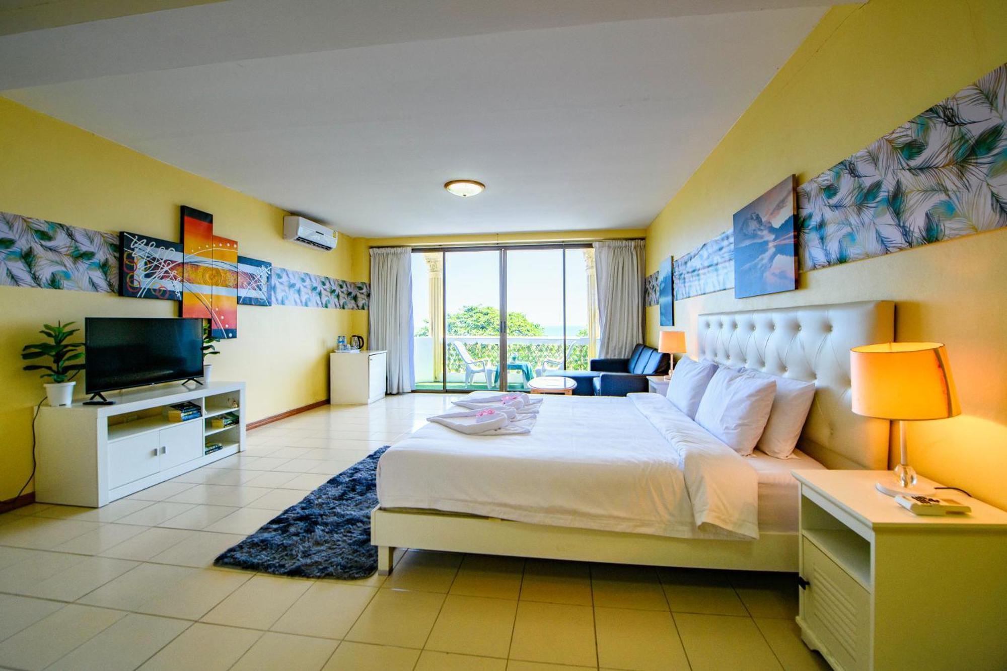 Happy Vikings - Beachfront Haat Jomtien Rom bilde