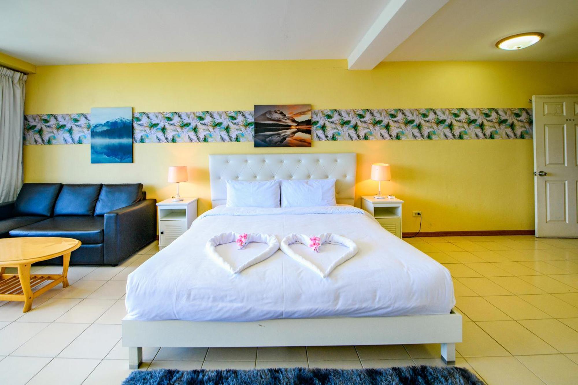 Happy Vikings - Beachfront Haat Jomtien Rom bilde